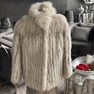 Luxurious vintage, genuine saga , fox fur jacket small/medium coveted style